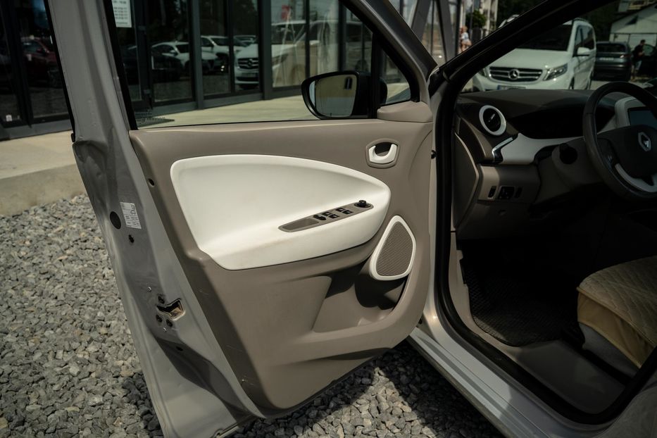 Продам Renault Zoe 2016 года в Черновцах