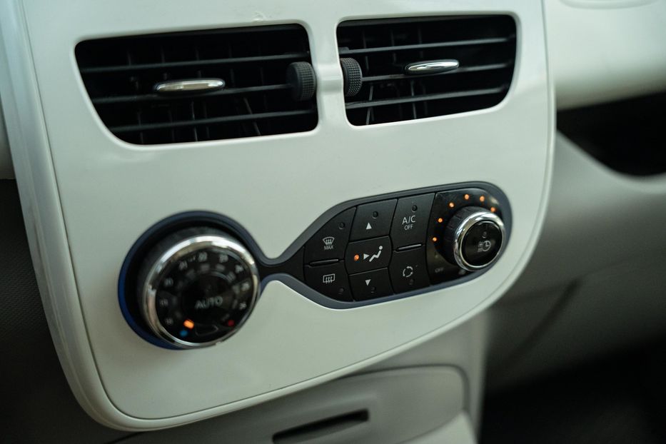 Продам Renault Zoe 2016 года в Черновцах