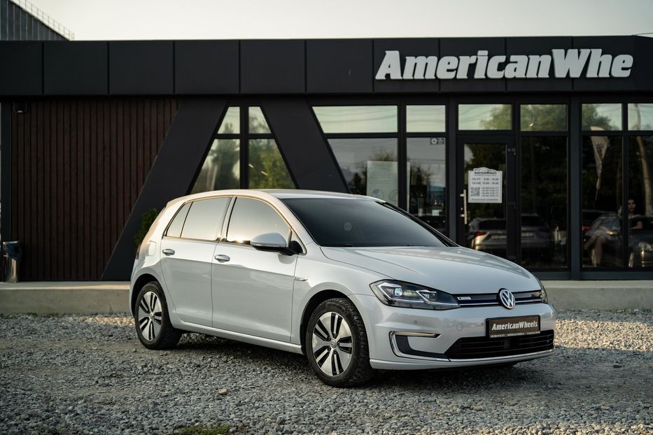 Продам Volkswagen e-Golf 2018 года в Черновцах