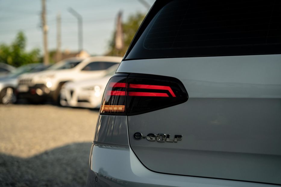 Продам Volkswagen e-Golf 2018 года в Черновцах
