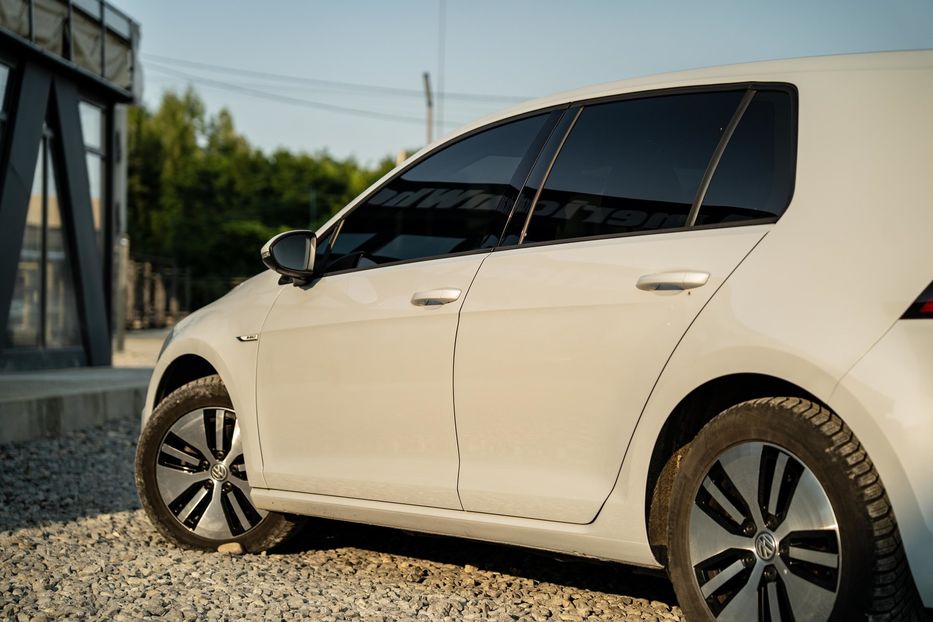 Продам Volkswagen e-Golf 2018 года в Черновцах