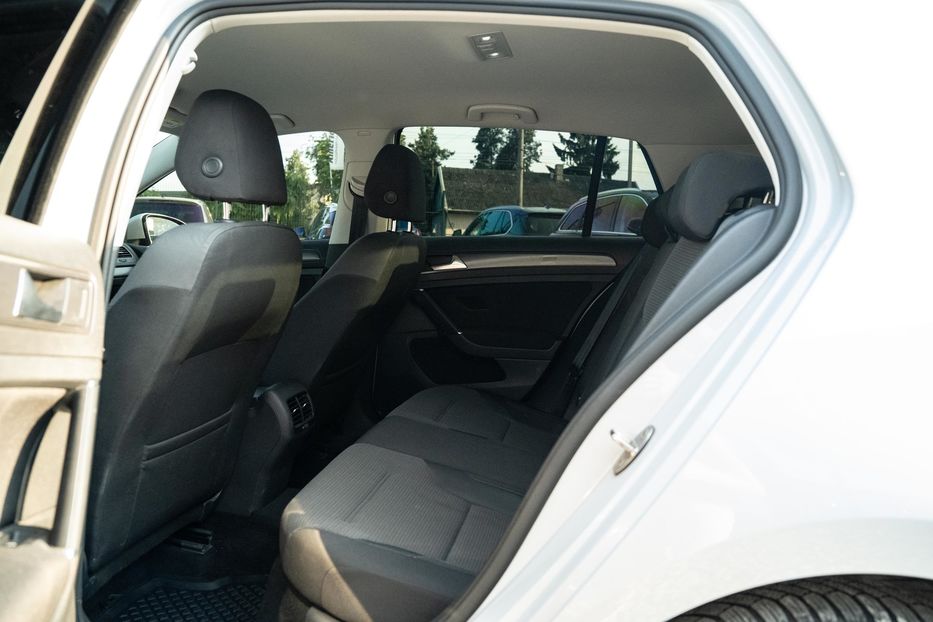Продам Volkswagen e-Golf 2018 года в Черновцах