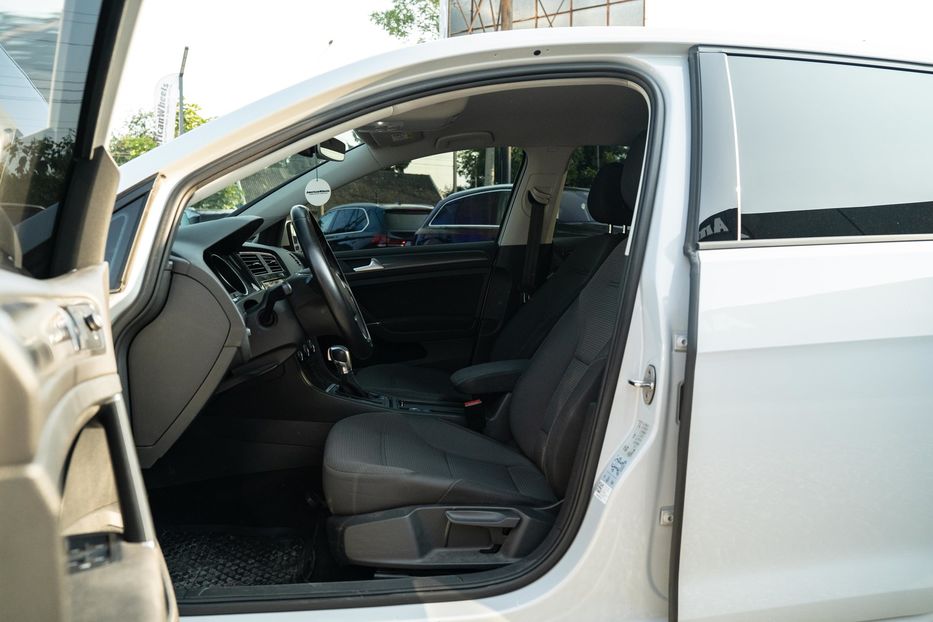 Продам Volkswagen e-Golf 2018 года в Черновцах