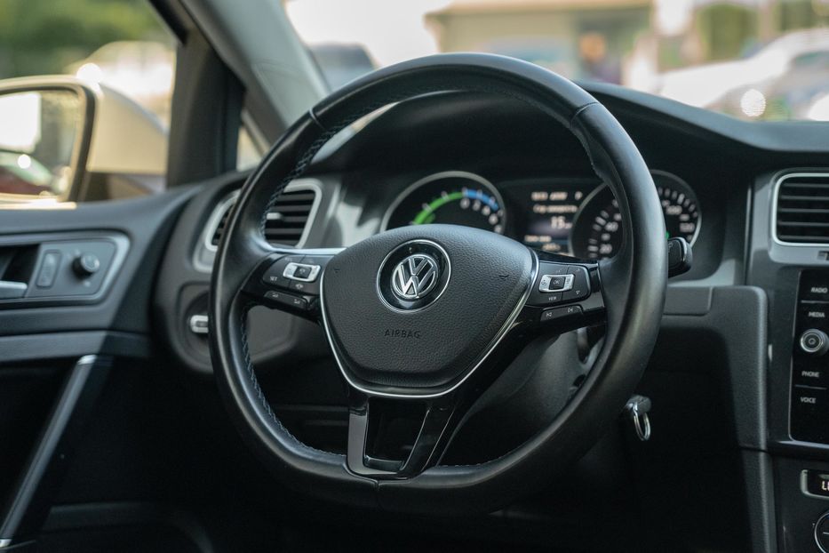 Продам Volkswagen e-Golf 2018 года в Черновцах