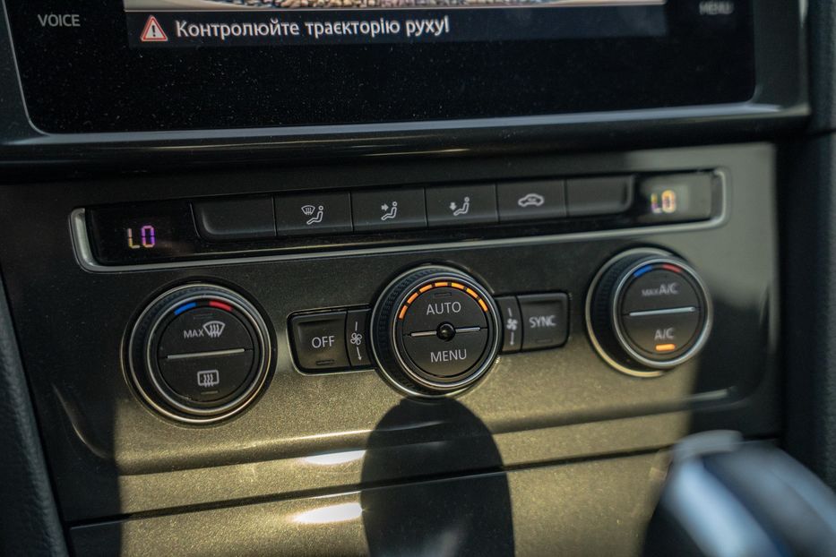Продам Volkswagen e-Golf 2018 года в Черновцах