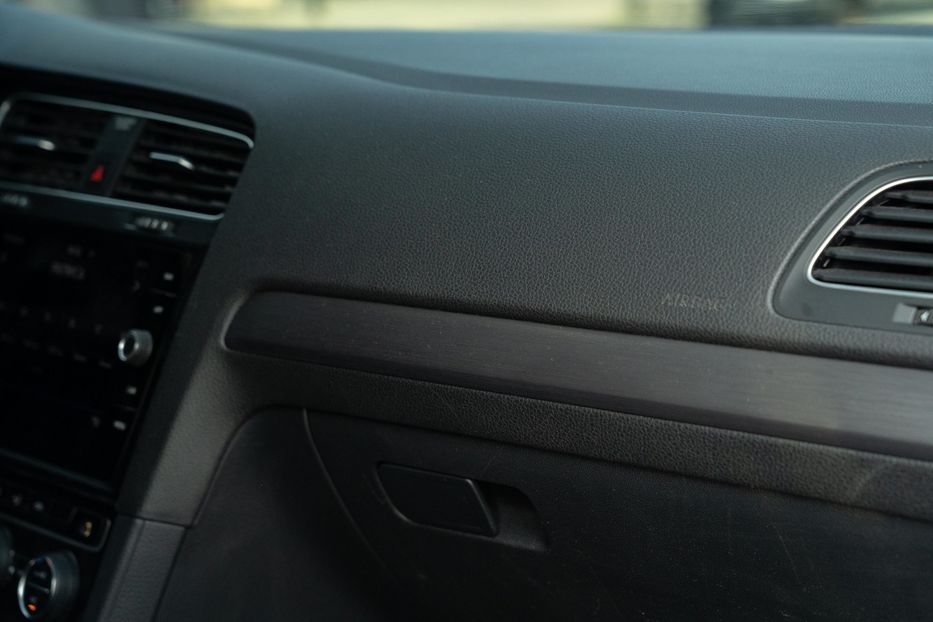 Продам Volkswagen e-Golf 2018 года в Черновцах