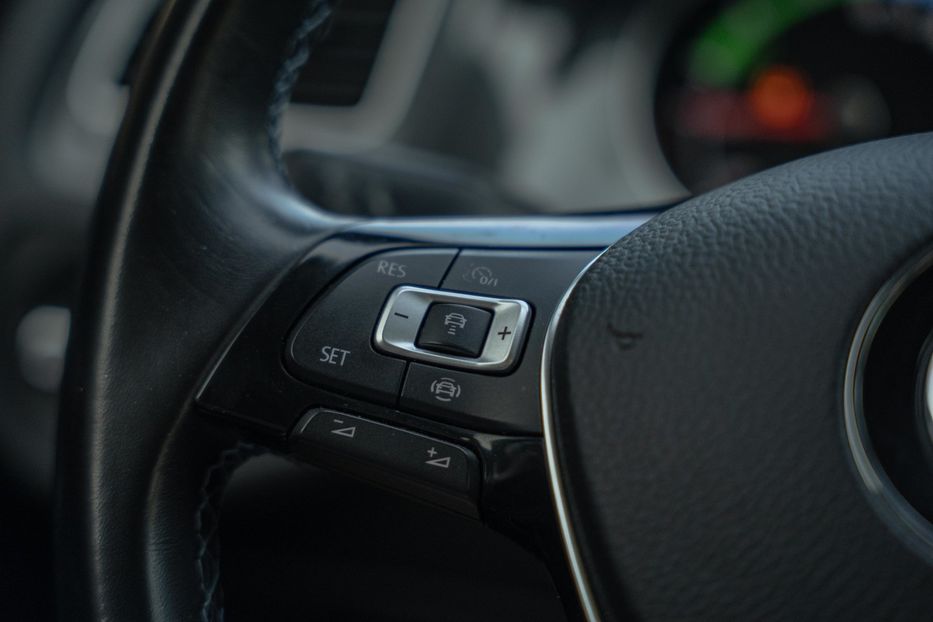 Продам Volkswagen e-Golf 2018 года в Черновцах