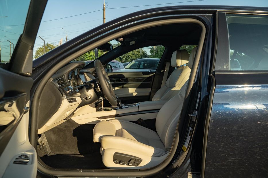 Продам BMW 740 Ld Xdrive 2014 года в Черновцах