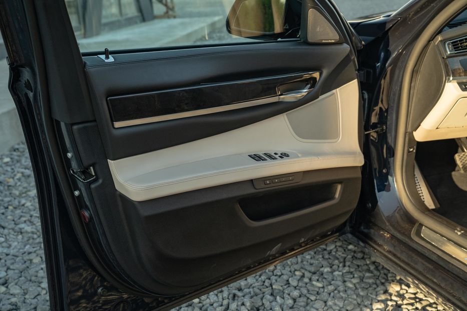 Продам BMW 740 Ld Xdrive 2014 года в Черновцах