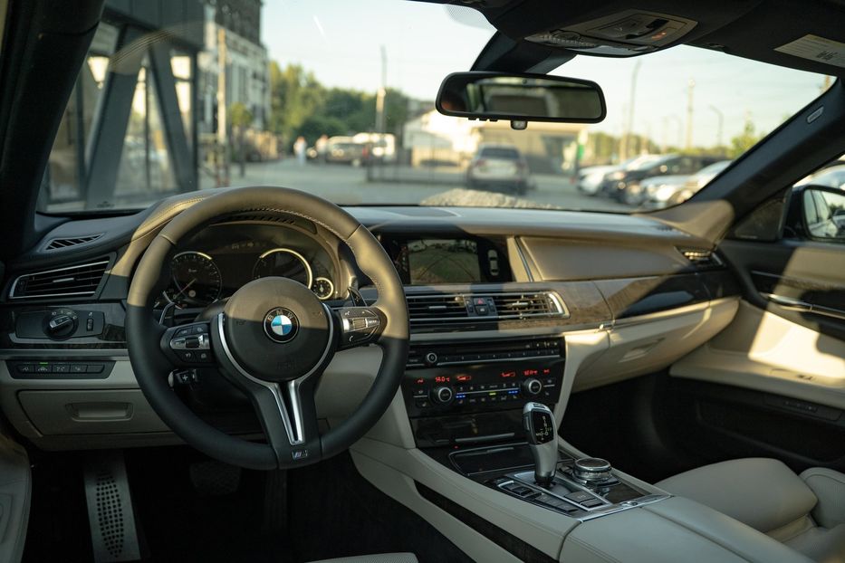 Продам BMW 740 Ld Xdrive 2014 года в Черновцах
