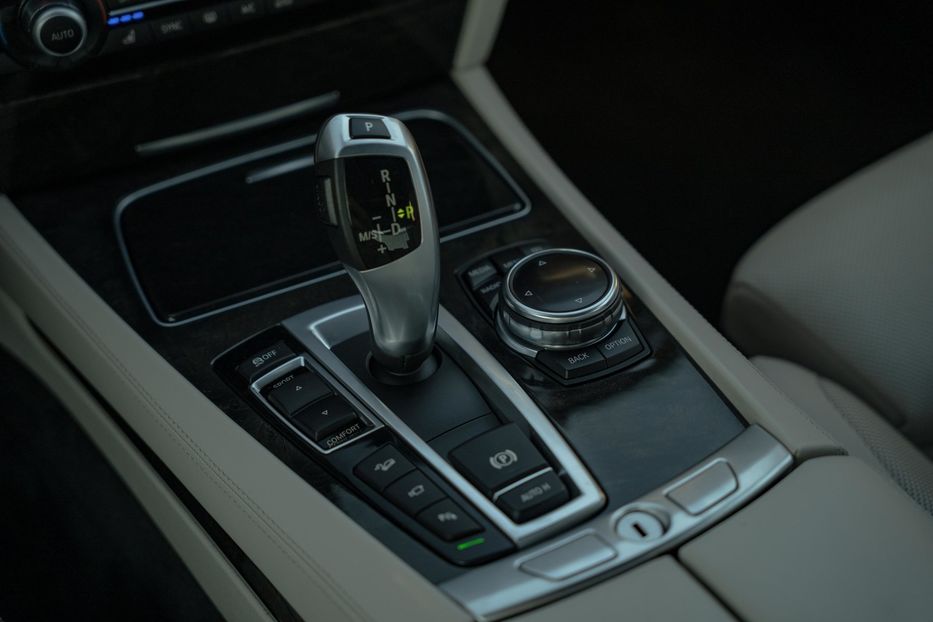 Продам BMW 740 Ld Xdrive 2014 года в Черновцах