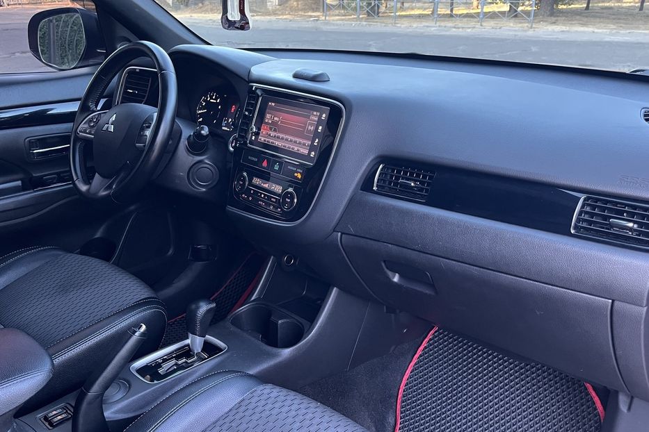 Продам Mitsubishi Outlander 7 місць 2014 года в Николаеве
