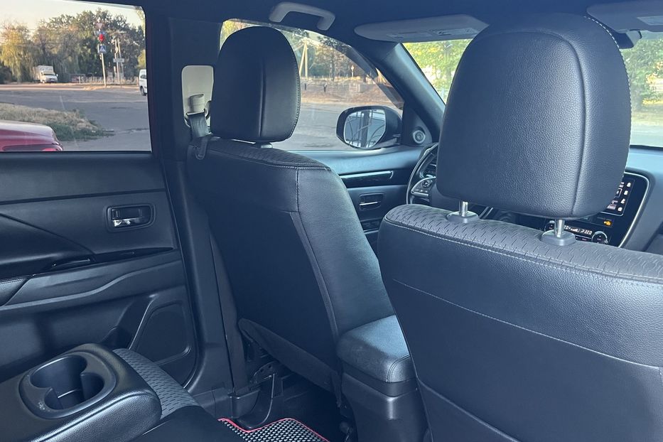 Продам Mitsubishi Outlander 7 місць 2014 года в Николаеве