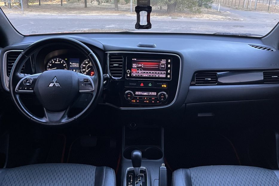 Продам Mitsubishi Outlander 7 місць 2014 года в Николаеве