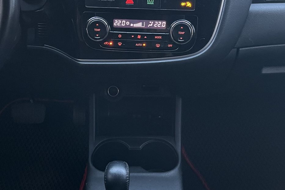 Продам Mitsubishi Outlander 7 місць 2014 года в Николаеве
