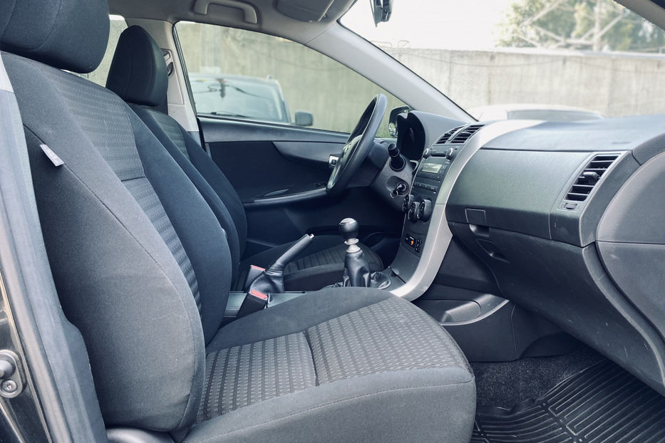 Продам Toyota Corolla 2011 года в Киеве