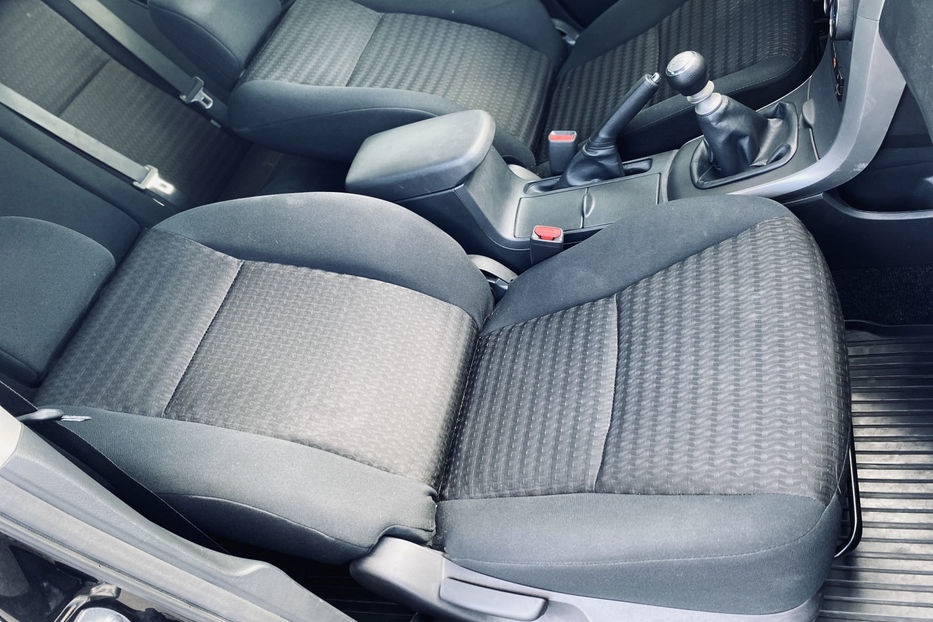 Продам Toyota Corolla 2011 года в Киеве
