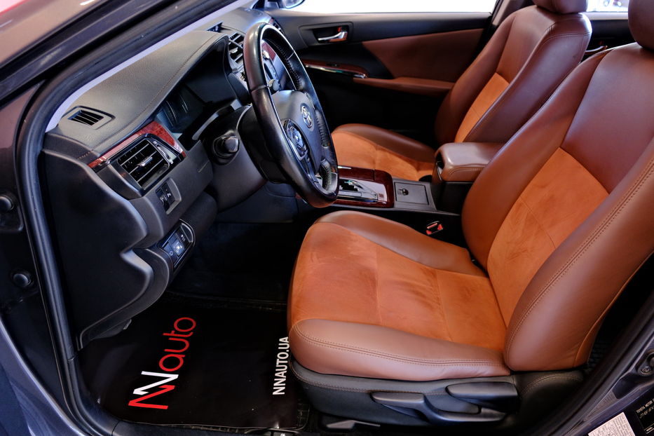 Продам Toyota Camry XV50 2014 года в Одессе