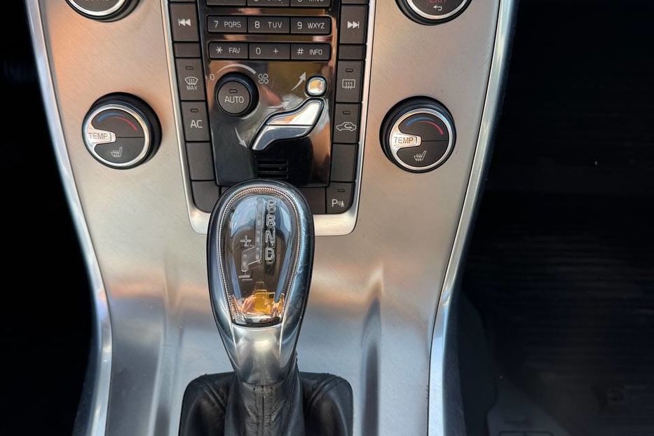 Продам Volvo V70 2013 года в Луцке