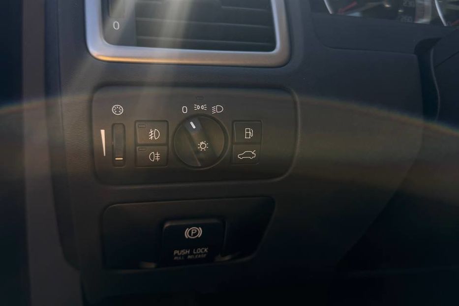 Продам Volvo V70 2013 года в Луцке