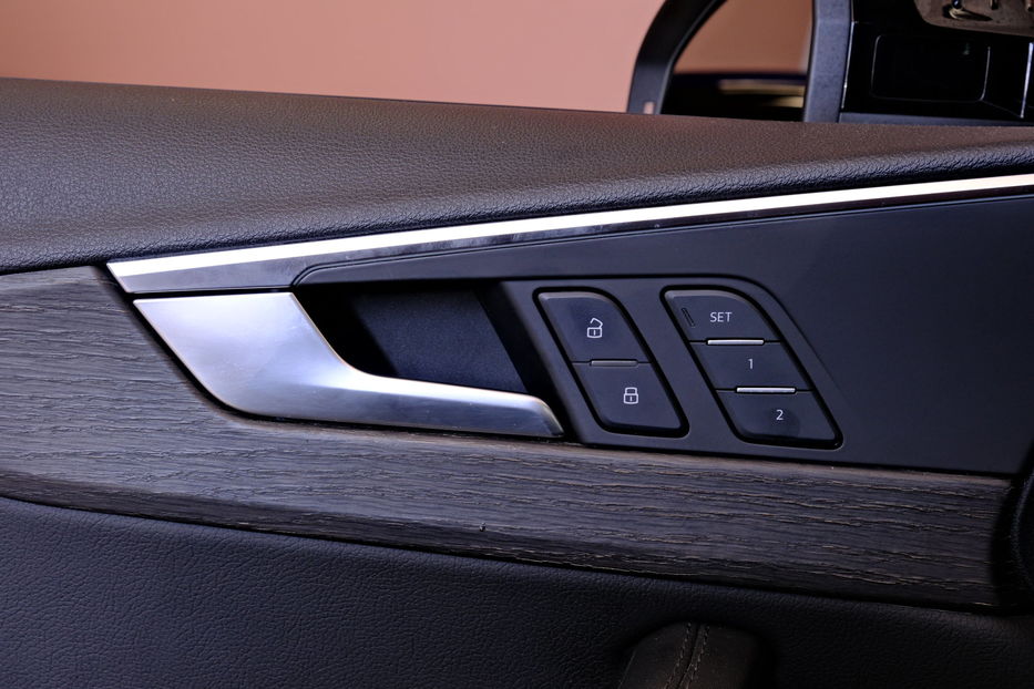 Продам Audi A4 2019 года в Одессе