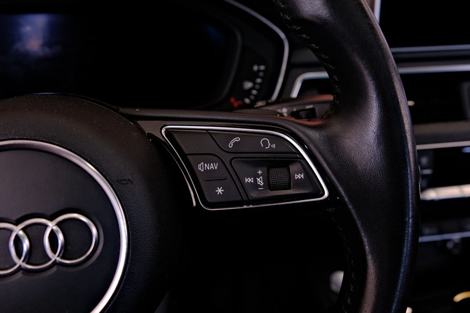 Продам Audi A4 2019 года в Одессе