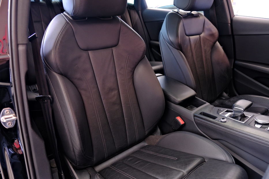 Продам Audi A4 2019 года в Одессе