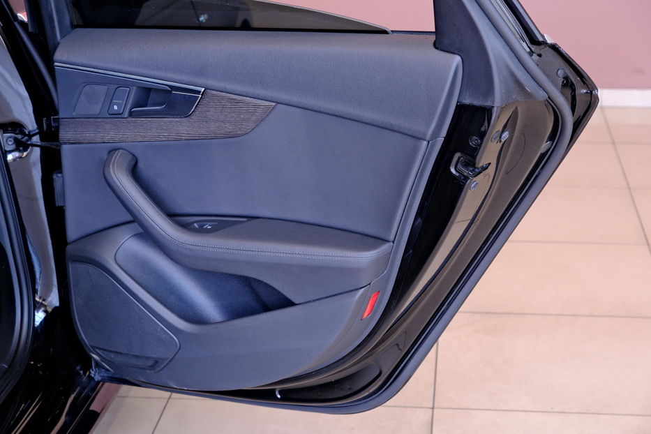 Продам Audi A4 2019 года в Одессе