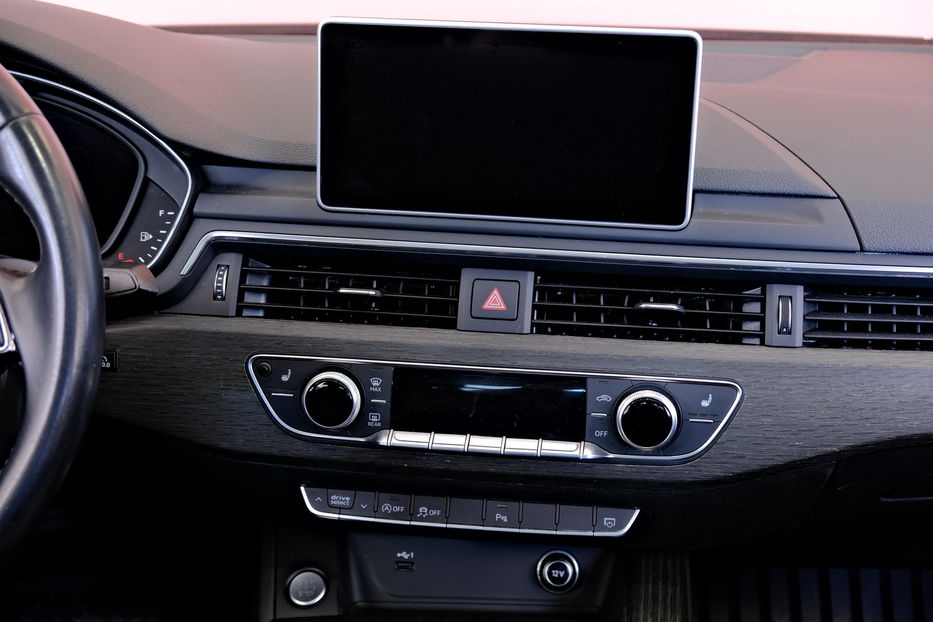 Продам Audi A4 2019 года в Одессе