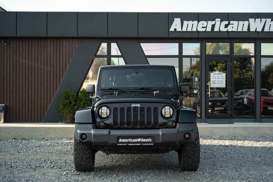 Продам Jeep Wrangler 2012 года в Черновцах