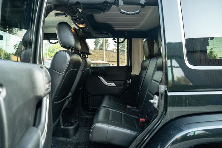 Продам Jeep Wrangler 2012 года в Черновцах