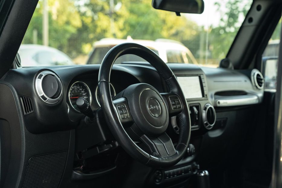 Продам Jeep Wrangler 2012 года в Черновцах