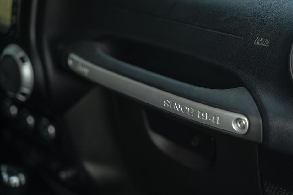 Продам Jeep Wrangler 2012 года в Черновцах