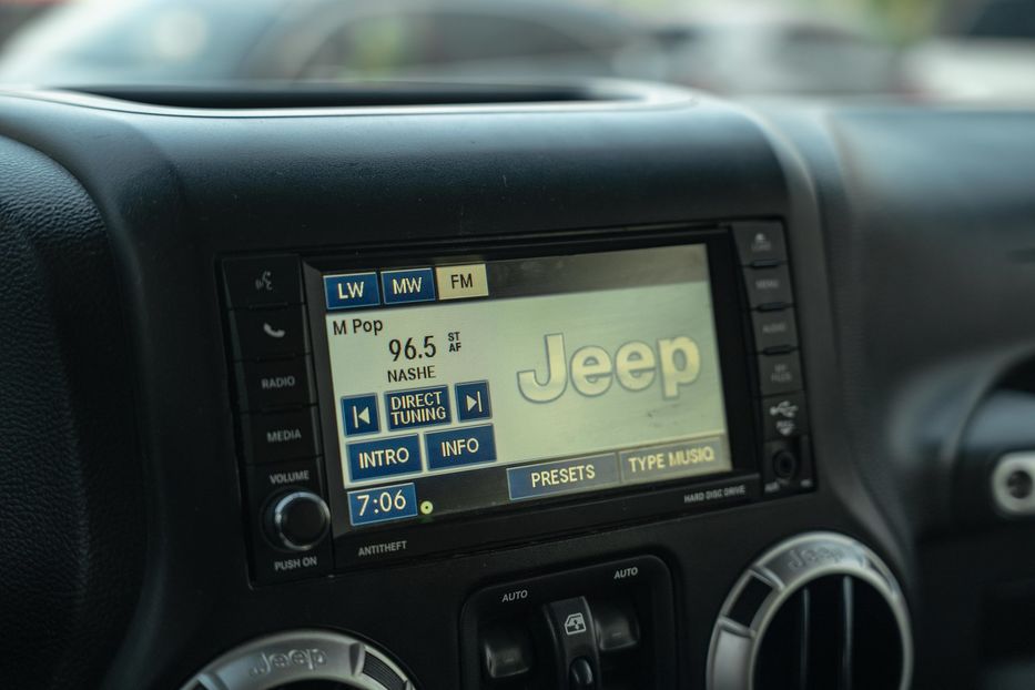 Продам Jeep Wrangler 2012 года в Черновцах