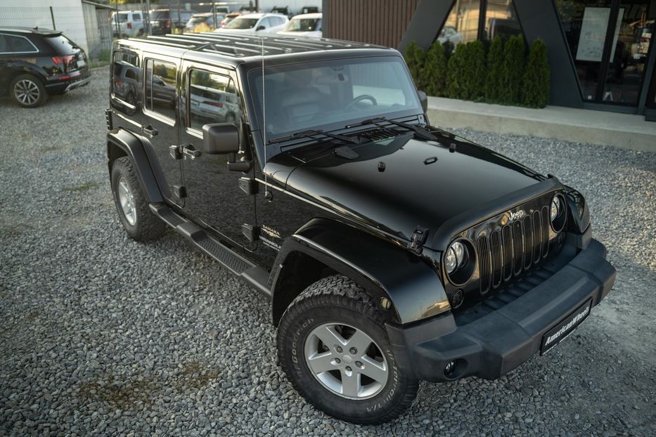Продам Jeep Wrangler 2012 года в Черновцах
