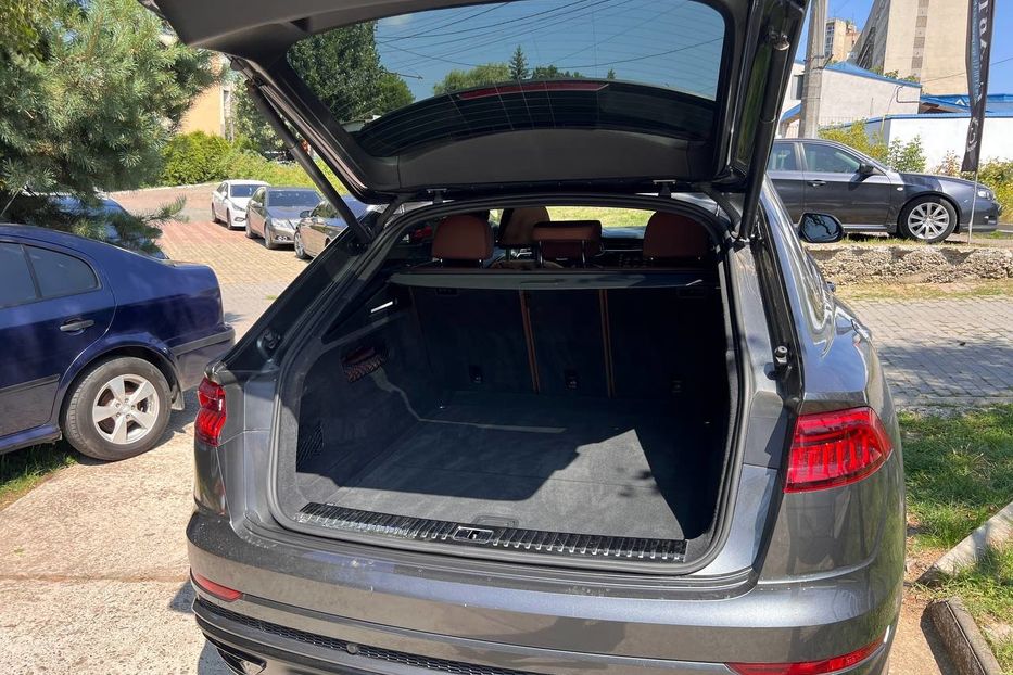 Продам Audi Q8 2020 года в г. Черневцы, Винницкая область