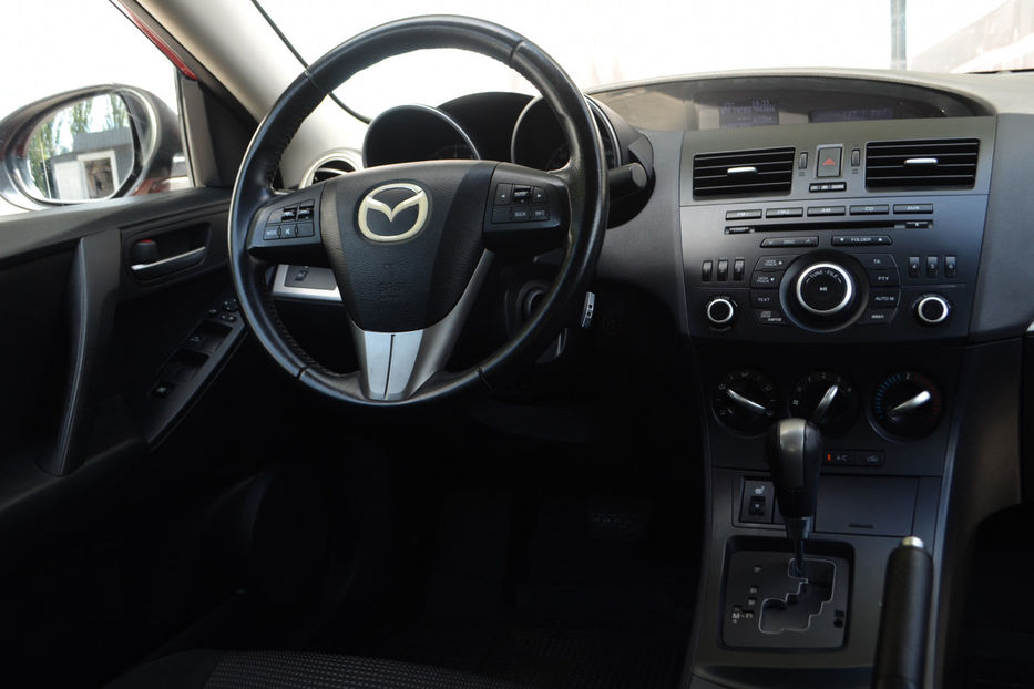 Продам Mazda 3 2012 года в Киеве
