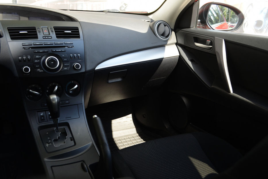 Продам Mazda 3 2012 года в Киеве