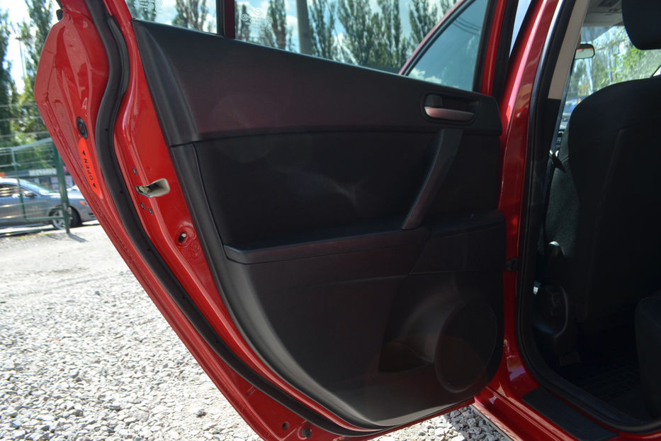 Продам Mazda 3 2012 года в Киеве