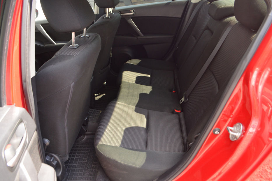 Продам Mazda 3 2012 года в Киеве