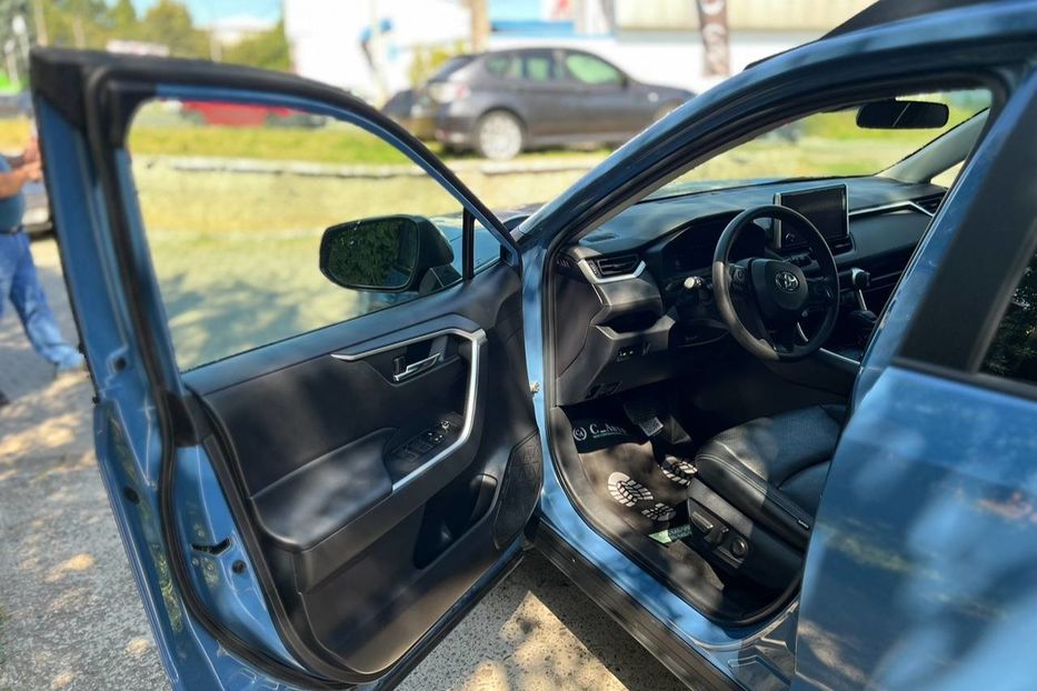 Продам Toyota Rav 4 2023 года в Черновцах