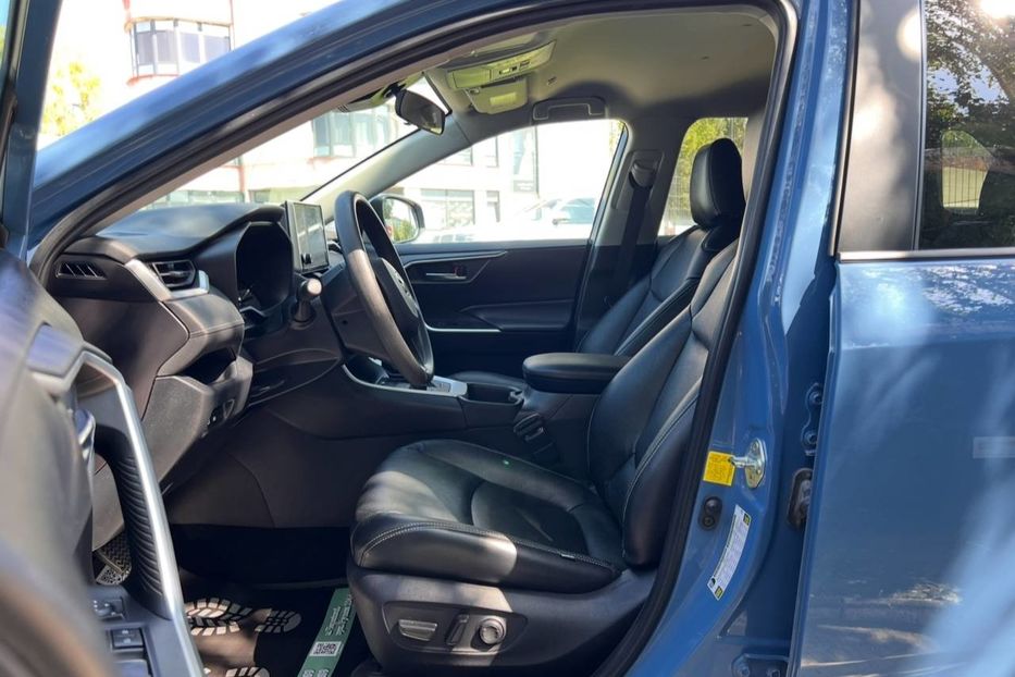 Продам Toyota Rav 4 2023 года в Черновцах