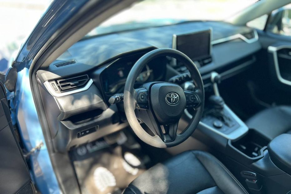 Продам Toyota Rav 4 2023 года в Черновцах
