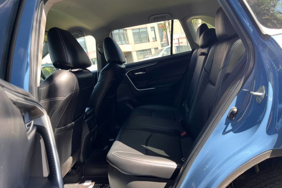 Продам Toyota Rav 4 2023 года в Черновцах