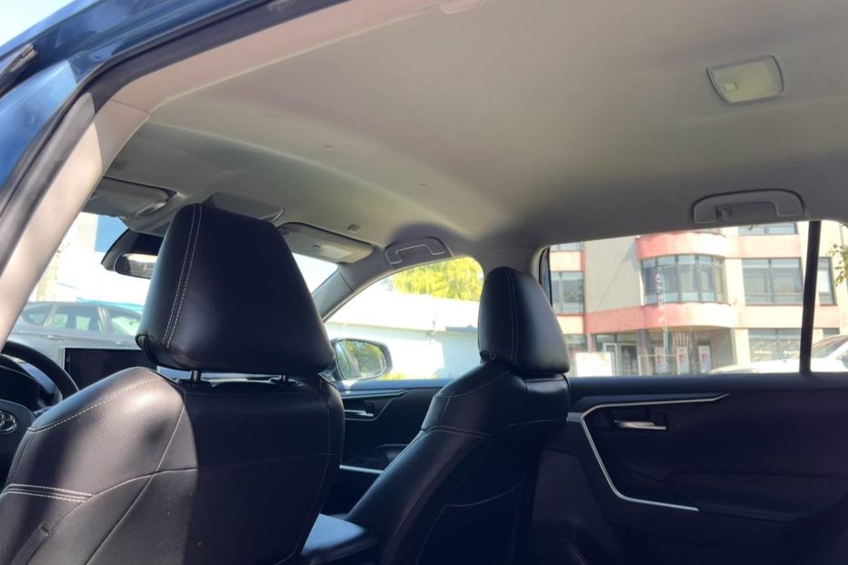 Продам Toyota Rav 4 2023 года в Черновцах