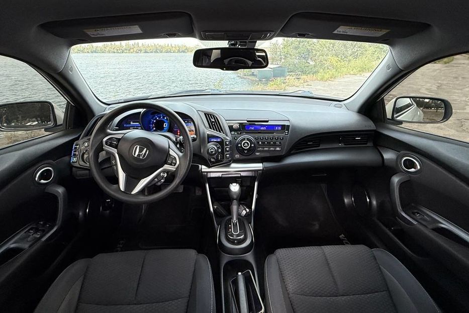 Продам Honda CR-Z 2015 года в Днепре