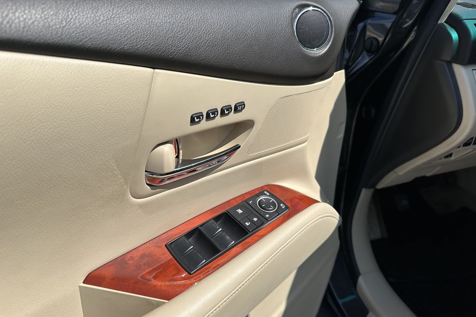 Продам Lexus RX 450 Hybrid  2010 года в Киеве
