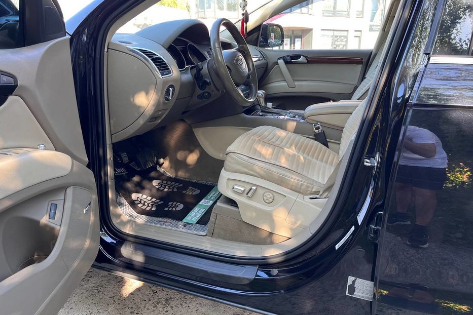 Продам Audi Q7 2013 года в Черновцах