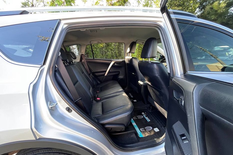 Продам Toyota Rav 4 2014 года в Черновцах
