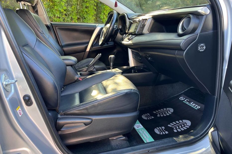 Продам Toyota Rav 4 2014 года в Черновцах